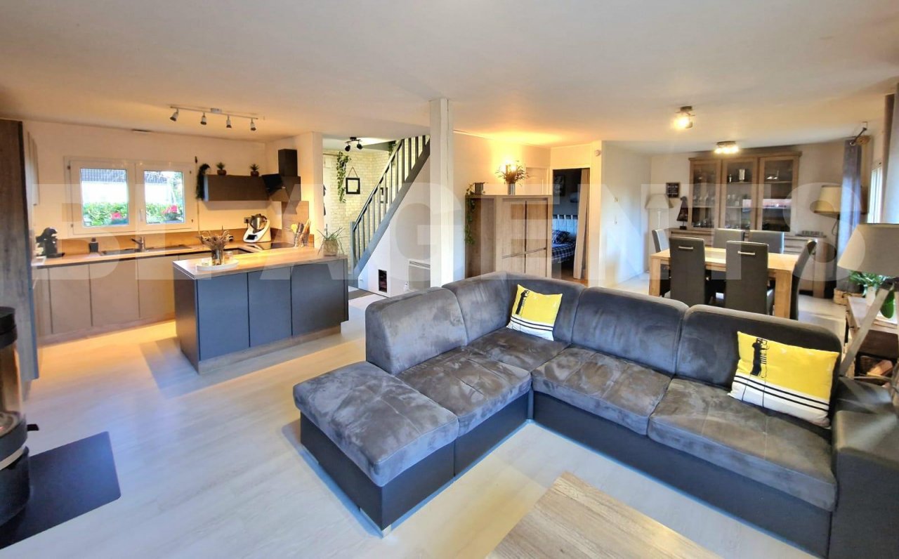 Vente Maison 106m² 6 Pièces à Sablé-sur-Sarthe (72300) - Bl Agents Immobiliers